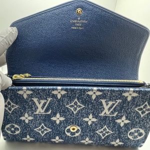 Louis Vuitton Sarah Wallet